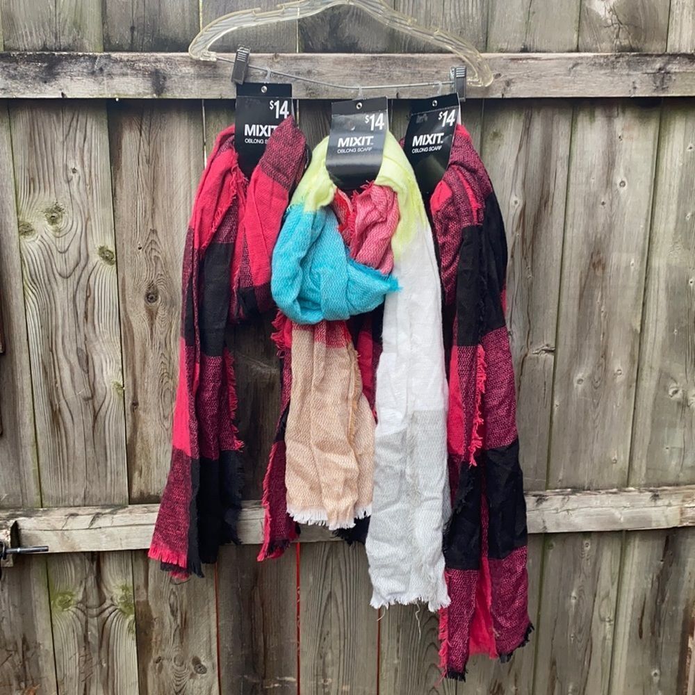 *Lot of 3* scarves NEW